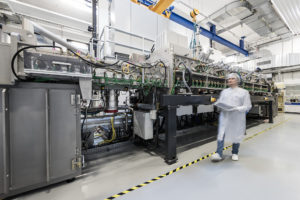 ZSW develops industry-ready production processes for CIGS thin-film solar modules.